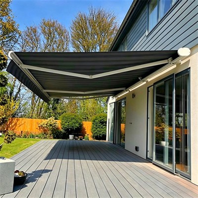 Auvent à bras pliants