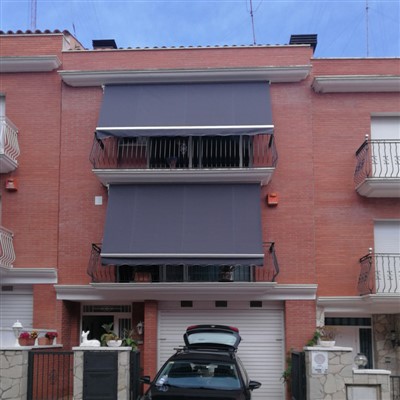 Auvent de fenêtre à bras tombant